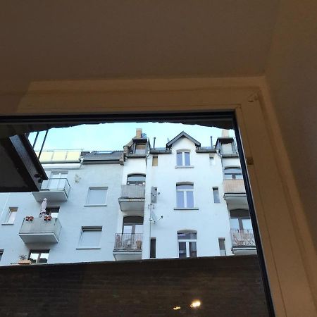 Roter Sandstein Zink Mainz Buitenkant foto