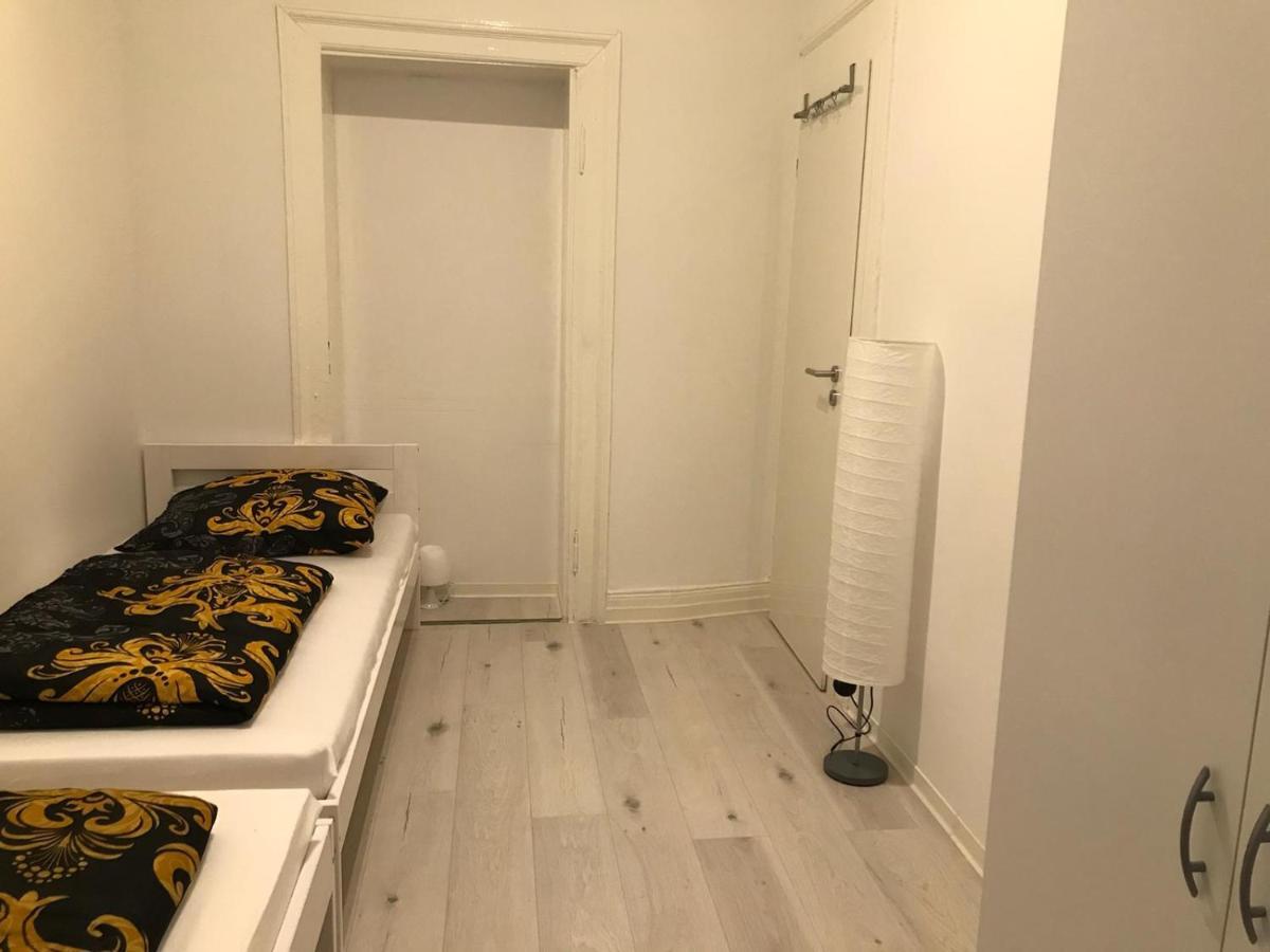 Roter Sandstein Zink Mainz Buitenkant foto