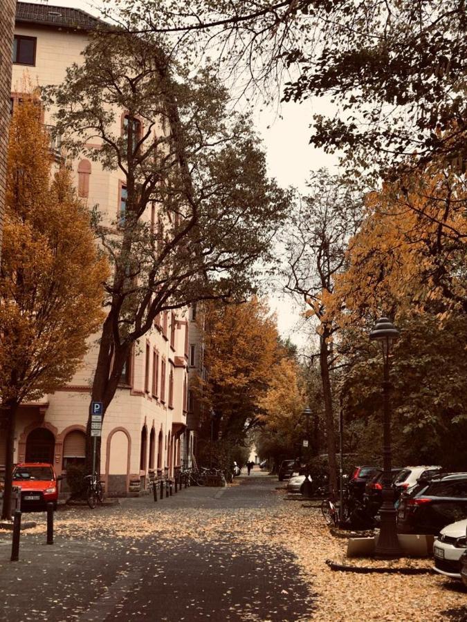 Roter Sandstein Zink Mainz Buitenkant foto